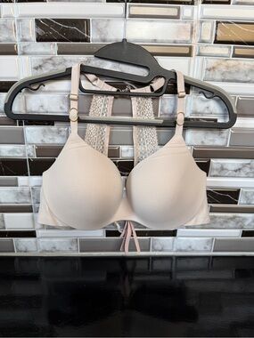 Victoria’s Secret Light Beige Lace-Back T-Shirt Bra